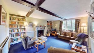 family room- click for photo gallery